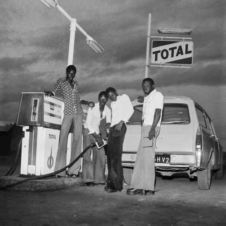 Le plein chez Total, route...